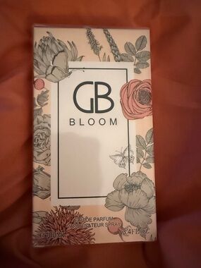 Gianni Bini Bloom Floral Eau de Parfum — Soft Pink & Cream Packaging